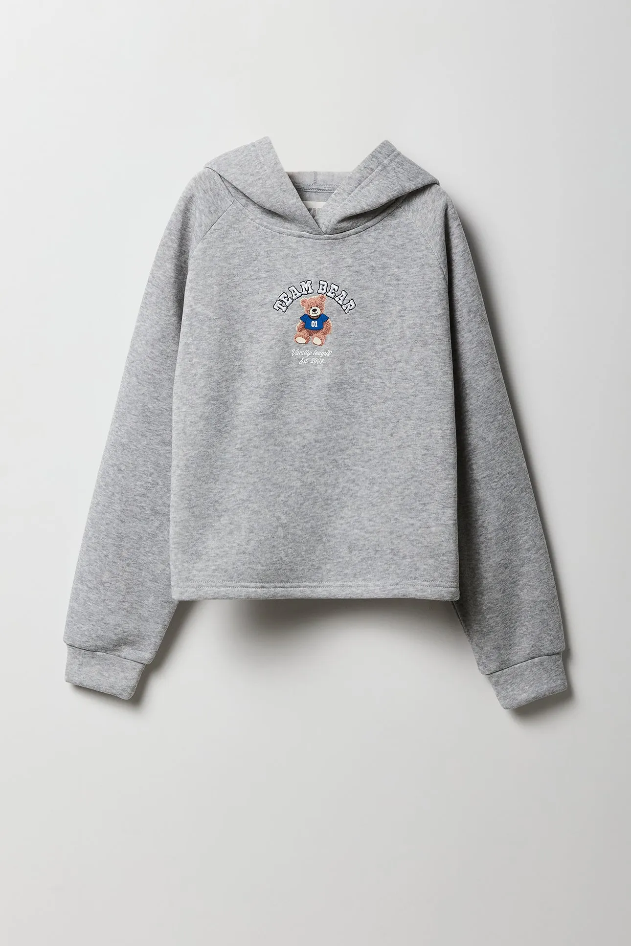 Ensemble avec haut à capuchon en molleton avec motif brodé et short pour fille