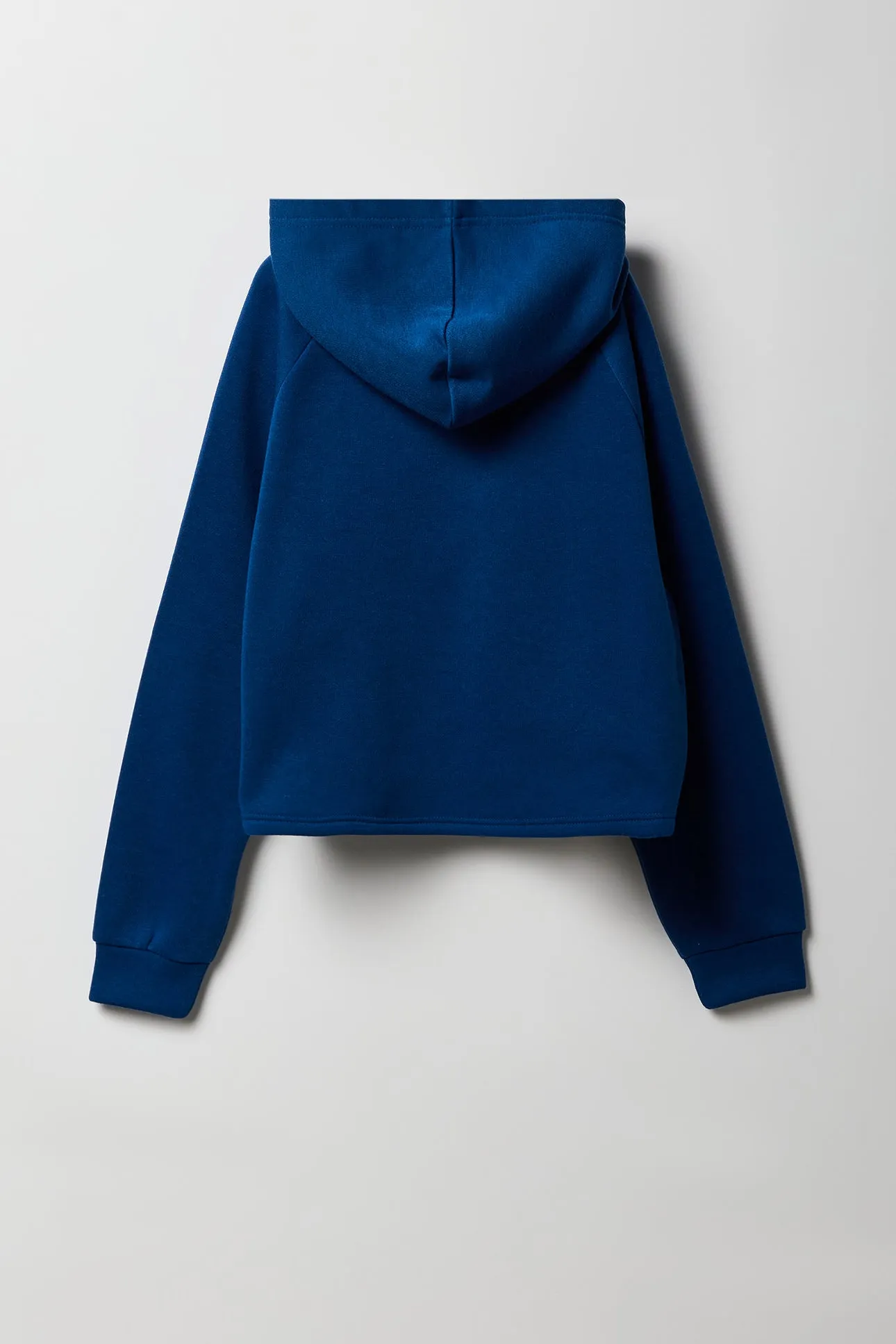 Ensemble avec haut à capuchon en molleton avec motif brodé et short pour fille