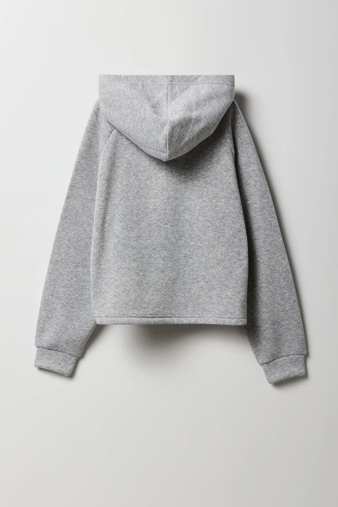 Ensemble avec haut à capuchon en molleton avec motif brodé et short pour fille