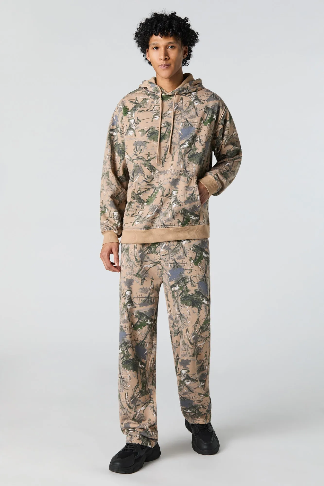 Haut à capuchon en molleton à imprimé camouflage