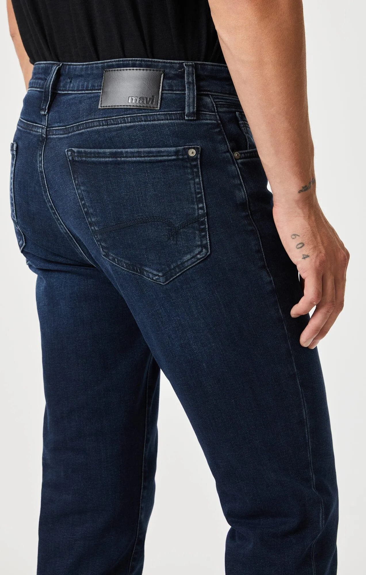 STEVE ATHLETIC FIT JEANS IN MID TONAL INK WILLIAMSBURG