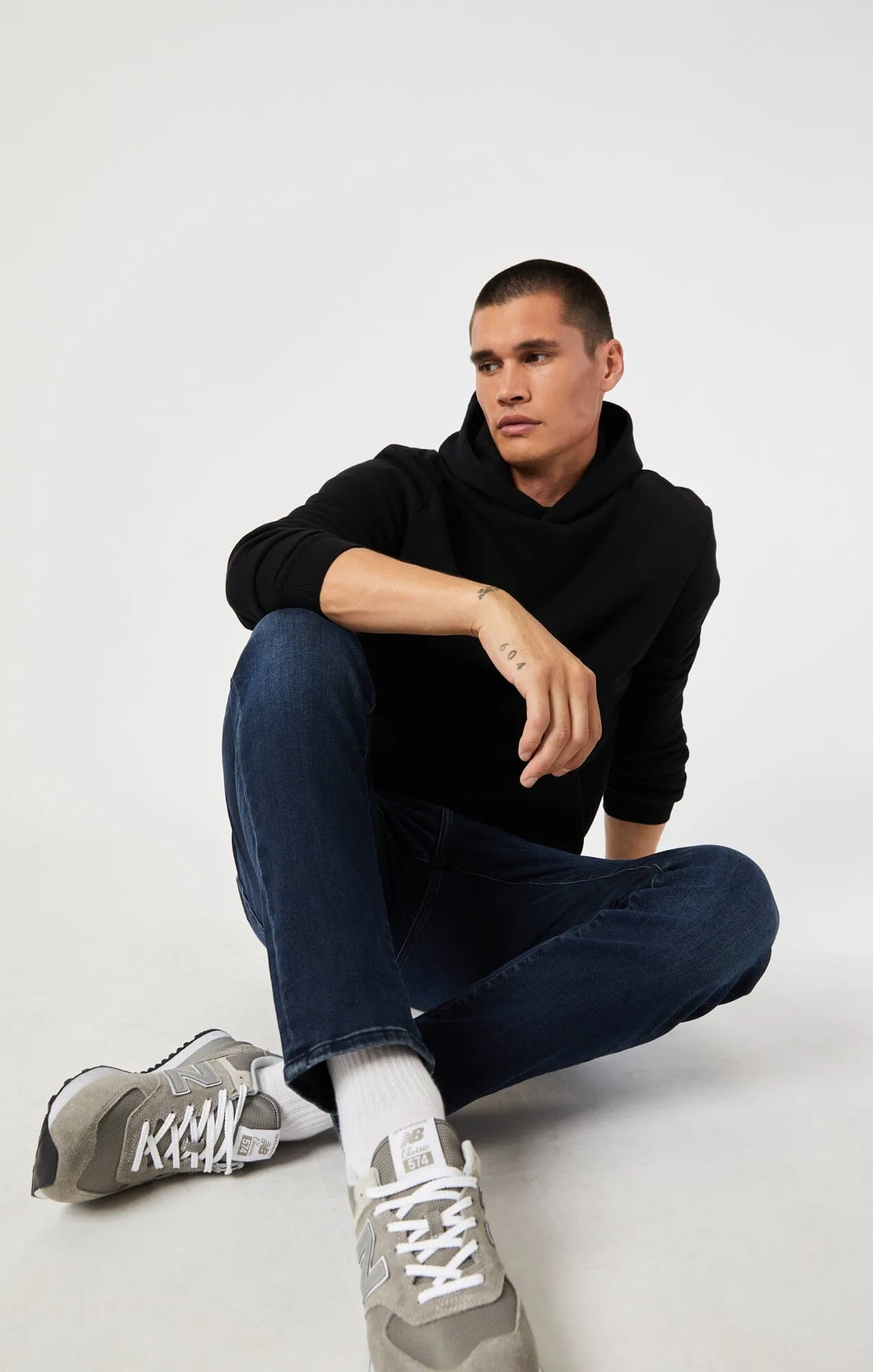 STEVE ATHLETIC FIT JEANS IN MID TONAL INK WILLIAMSBURG